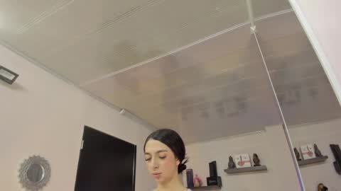 Snapshot of alana_madison chatting on 03/05/25, 11:06 Maeve online show from 03/05/25, 11:06