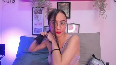 Alana online show from 11/28/25, 01:03