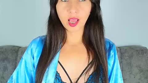 alana_pink95 online show from 11/18/25, 10:41