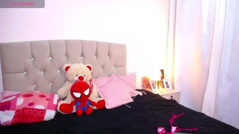 alanaa sofia online show from 06/08/26, 12:03