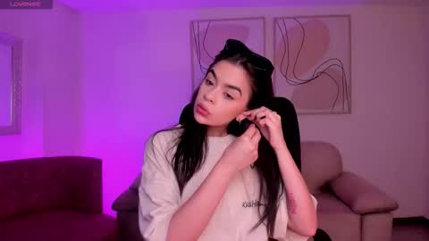 Alana online show from 10/23/25, 12:04