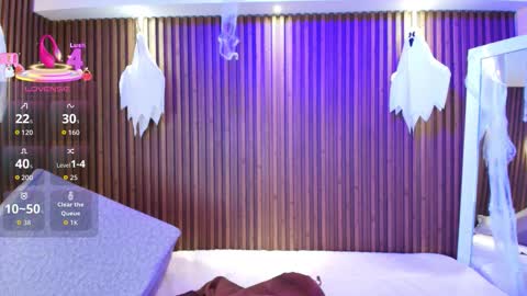 Snapshot of alanawalker9 chatting on 10/14/25, 03:29 Sasha online show from 10/14/25, 03:29