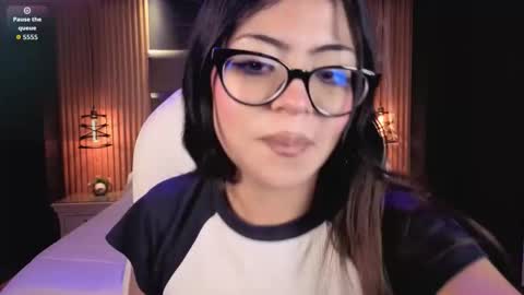 Snapshot of alanawalker9 chatting on 11/13/25, 03:49 Sasha online show from 11/13/25, 03:49