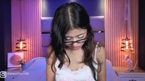 Snapshot of alanawalker9 chatting on 11/21/25, 04:00 Sasha online show from 11/21/25, 04:00