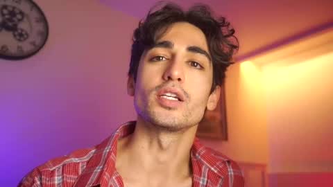 idenavarre online show from 12/24/24, 10:39