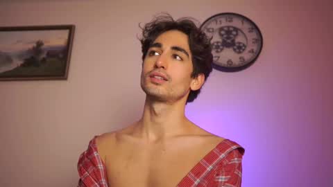 idenavarre online show from 12/25/24, 01:42