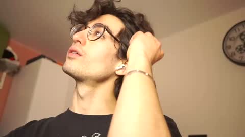 idenavarre online show from 02/20/25, 12:30