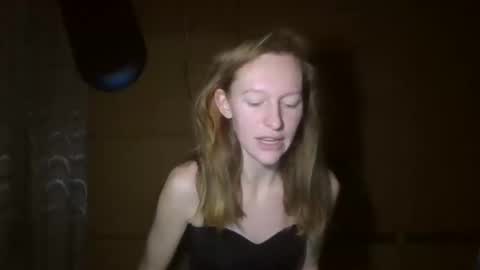 Snapshot of alane26 chatting on 03/06/25, 08:16 Elisa online show from 03/06/25, 08:16