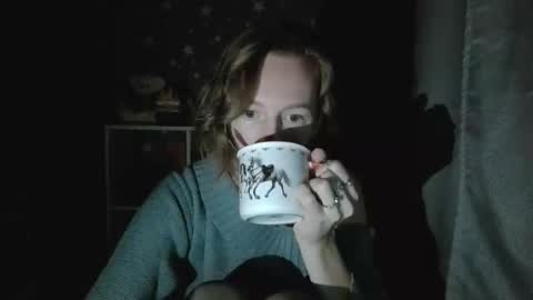 Snapshot of alane26 chatting on 10/20/25, 06:41 Elisa online show from 10/20/25, 06:41