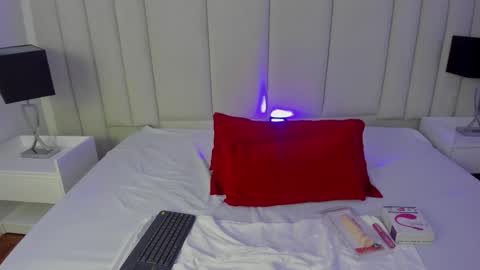 Snapshot of alanha__ chatting on 12/05/25, 04:32 Alanha online show from 12/05/25, 04:32