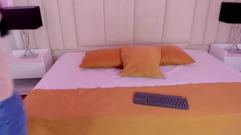 Snapshot of alanha__ chatting on 12/16/25, 03:11 Alanha online show from 12/16/25, 03:11