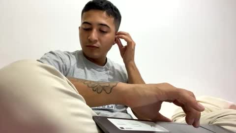 Snapshot of alanj998 chatting on 10/19/25, 12:22 alanj998 online show from 10/19/25, 12:22