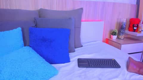 Snapshot of alanna_hank chatting on 02/11/26, 02:11 Alanna online show from 02/11/26, 02:11