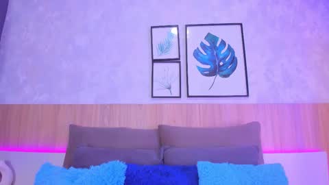 Snapshot of alanna_hank chatting on 02/25/26, 03:27 Alanna online show from 02/25/26, 03:27