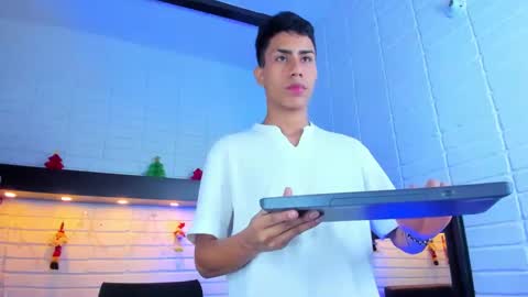 Snapshot of alannaughty_ chatting on 12/04/24, 09:13 alannaughty_ online show from 12/04/24, 09:13