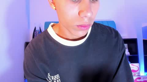 Snapshot of alannaughty_ chatting on 12/18/24, 09:18 alannaughty_ online show from 12/18/24, 09:18