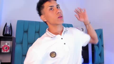 Snapshot of alannaughty_ chatting on 12/20/24, 08:45 alannaughty_ online show from 12/20/24, 08:45