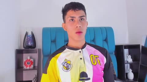 Snapshot of alannaughty_ chatting on 01/05/25, 09:03 alannaughty_ online show from 01/05/25, 09:03