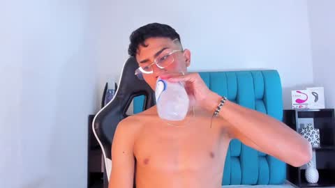 Snapshot of alannaughty_ chatting on 01/26/25, 09:07 alannaughty_ online show from 01/26/25, 09:07