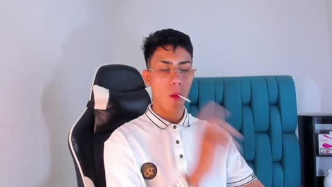 Snapshot of alannaughty_ chatting on 02/02/25, 04:15 alannaughty_ online show from 02/02/25, 04:15