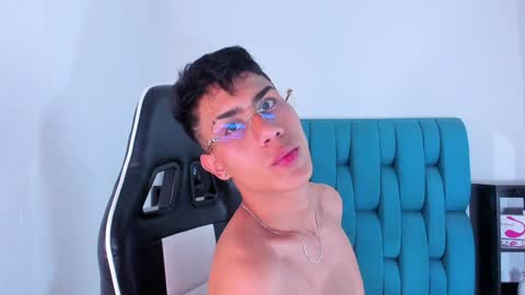 Snapshot of alannaughty_ chatting on 02/08/25, 04:57 alannaughty_ online show from 02/08/25, 04:57