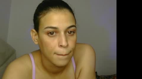 Snapshot of alaouirim25 chatting on 06/08/26, 10:54 AllylicArabis online show from 06/08/26, 10:54