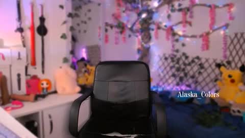 Snapshot of alaska_colors chatting on 11/08/25, 02:06 Caro online show from 11/08/25, 02:06