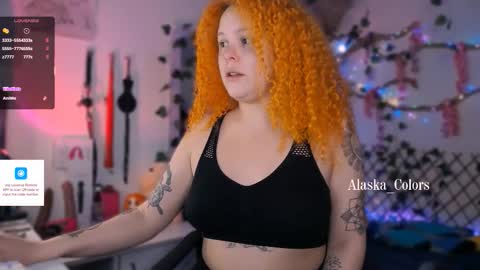 Snapshot of alaska_colors chatting on 11/17/25, 02:12 Caro online show from 11/17/25, 02:12