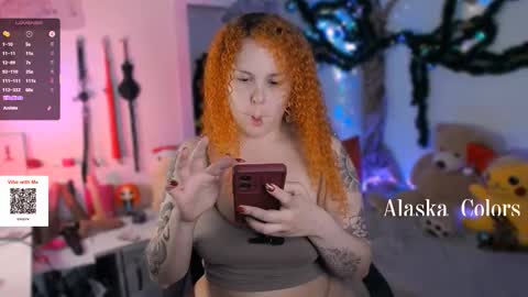 Snapshot of alaska_colors chatting on 12/14/25, 02:00 Caro online show from 12/14/25, 02:00