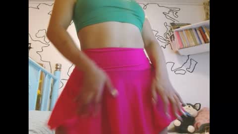 Snapshot of alaska_drew chatting on 09/26/25, 04:05 Alaska online show from 09/26/25, 04:05