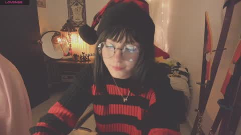 Snapshot of alaskagrace chatting on 12/03/24, 03:30 Alaska Grace online show from 12/03/24, 03:30