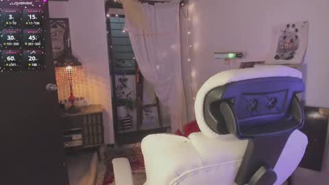 Snapshot of alaskagrace chatting on 02/18/25, 02:05 Alaska Grace online show from 02/18/25, 02:05