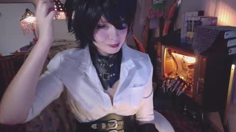 Snapshot of alaskagrace chatting on 10/29/25, 04:48 Alaska Grace online show from 10/29/25, 04:48