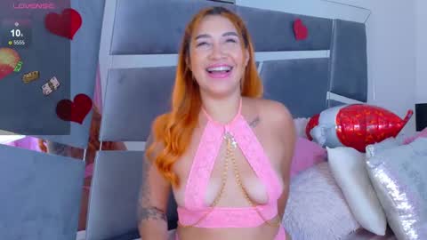 Snapshot of alba_grey chatting on 02/15/25, 01:10 alba online show from 02/15/25, 01:10