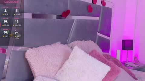 Snapshot of alba_grey chatting on 02/20/25, 01:03 alba online show from 02/20/25, 01:03