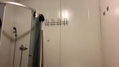 Snapshot of albe971088 chatting on 01/17/25, 05:19 camiik online show from 01/17/25, 05:19