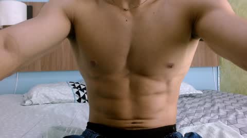 Snapshot of albertbernal69 chatting on 01/21/25, 05:38 Albert online show from 01/21/25, 05:38