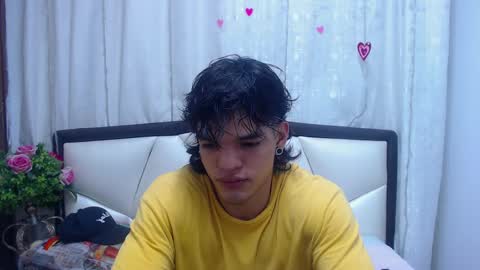 Snapshot of albertbernal69 chatting on 03/11/25, 02:32 Albert online show from 03/11/25, 02:32