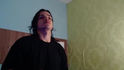 Snapshot of albertbernal69 chatting on 10/13/25, 02:00 Albert online show from 10/13/25, 02:00