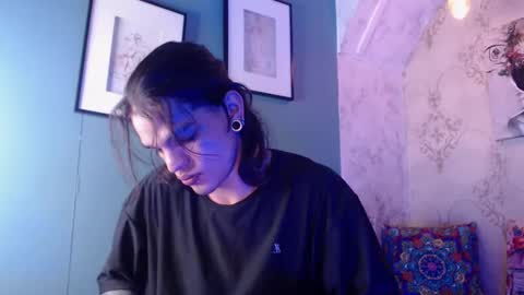 Snapshot of albertbernal69 chatting on 10/17/25, 03:31 Albert online show from 10/17/25, 03:31