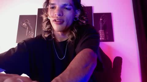 Snapshot of albertbernal69 chatting on 11/08/25, 03:18 Albert online show from 11/08/25, 03:18