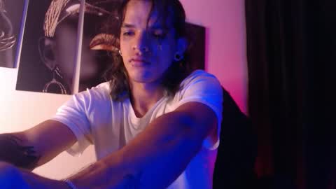 Snapshot of albertbernal69 chatting on 11/18/25, 04:17 Albert online show from 11/18/25, 04:17