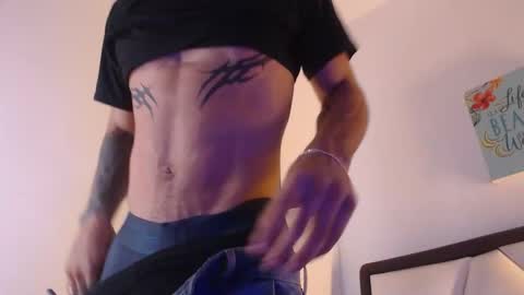 Snapshot of albertbernal69 chatting on 11/22/25, 04:22 Albert online show from 11/22/25, 04:22