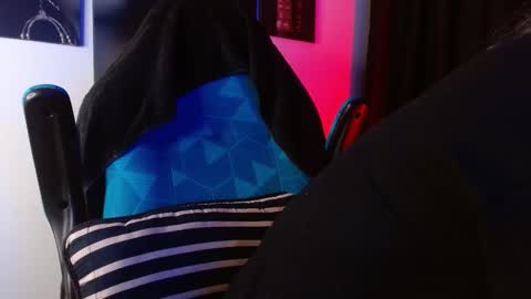 Snapshot of albertbernal69 chatting on 11/28/25, 04:37 Albert online show from 11/28/25, 04:37