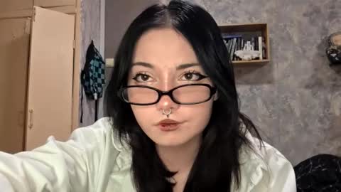 Snapshot of alberthamazierski chatting on 11/22/25, 03:55 Im Katrina online show from 11/22/25, 03:55