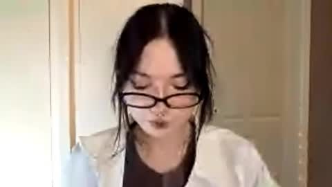 Snapshot of alberthamazierski chatting on 11/24/25, 05:01 Im Katrina online show from 11/24/25, 05:01