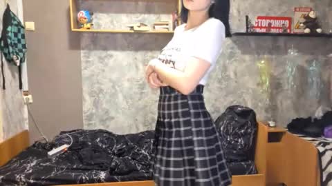 Snapshot of alberthamazierski chatting on 12/15/25, 04:33 Im Katrina online show from 12/15/25, 04:33