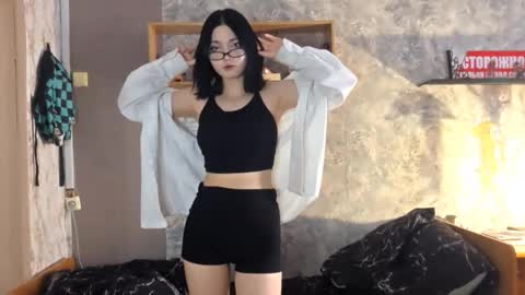 Snapshot of alberthamazierski chatting on 12/23/25, 07:17 Im Katrina online show from 12/23/25, 07:17