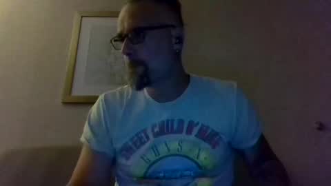 Snapshot of alcura_x chatting on 10/28/25, 11:07 Alex online show from 10/28/25, 11:07