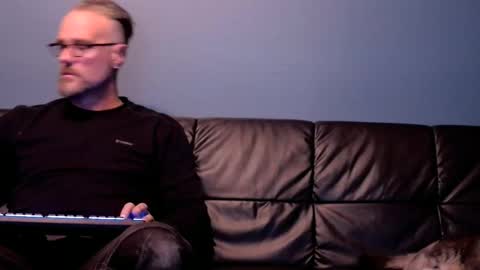 Snapshot of alcura_x chatting on 12/03/25, 10:30 Alex online show from 12/03/25, 10:30